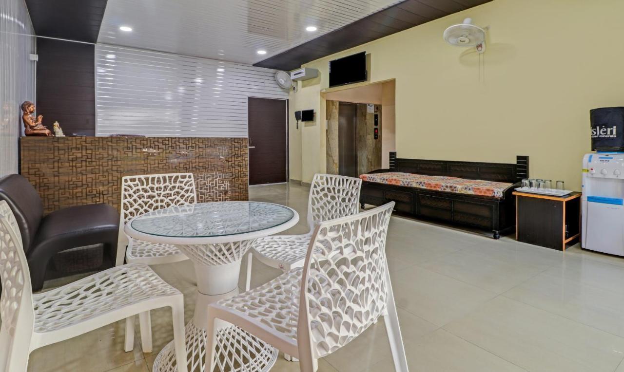 Itsy By Treebo - Divine Inn Chandīgarh Dış mekan fotoğraf