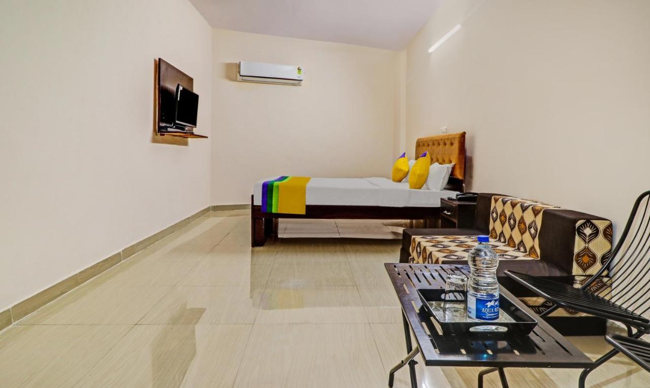 Itsy By Treebo - Divine Inn Chandīgarh Dış mekan fotoğraf